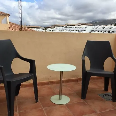 Newman - 3bed, Private Heated Pool, Games Room, Playa Parisio, Adeje Βίλα
